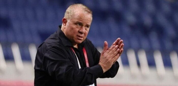 فريق الأهلي في تدريب جماعي يبرز كثرة النجوم وتحديات الانسجام