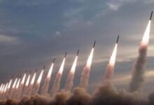 هجوم صاروخي على حيفا وعكا 2026 :- تفاصيل الرشقات المتزامنة وتداعياتها الأمنية